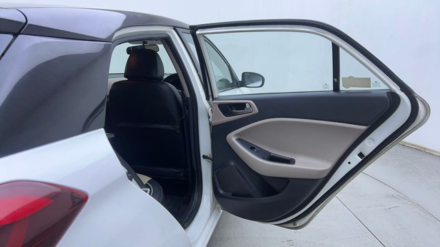 Second-hand 2017 Hyundai i20 Magna 1.4 CRDi for sale in Hyderabad-28