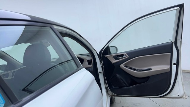 Second-hand 2017 Hyundai i20 Magna 1.4 CRDi for sale in Hyderabad-16