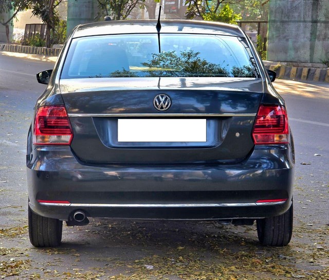 Second-hand 2016 Volkswagen Vento 1.2 TSI Highline AT for sale in New Delhi-2