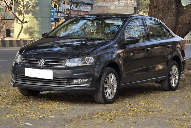 Second-hand 2016 Volkswagen Vento 1.2 TSI Highline AT for sale in New Delhi-3