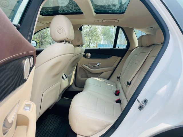 Second-hand 2022 Mercedes-Benz GLC 200 for sale in Mumbai-7