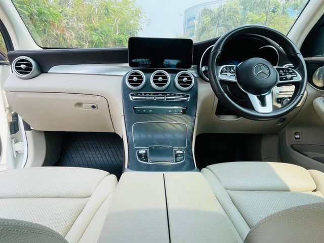 Second-hand 2022 Mercedes-Benz GLC 200 for sale in Mumbai-11