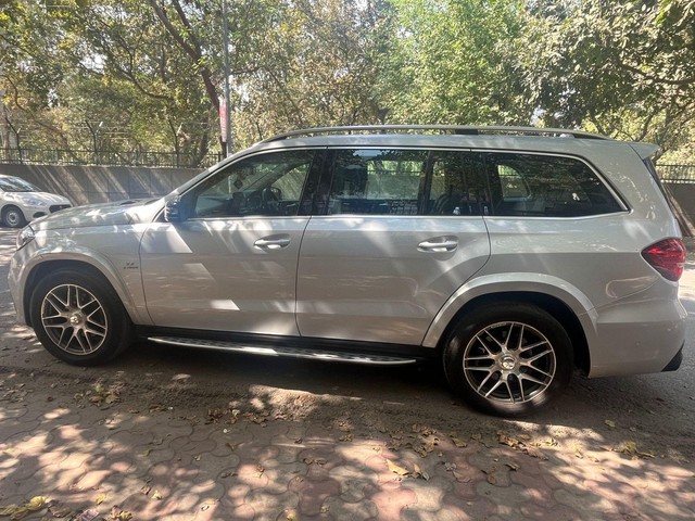Second-hand 2018 Mercedes-Benz GLS 350d 4MATIC for sale in New Delhi-3
