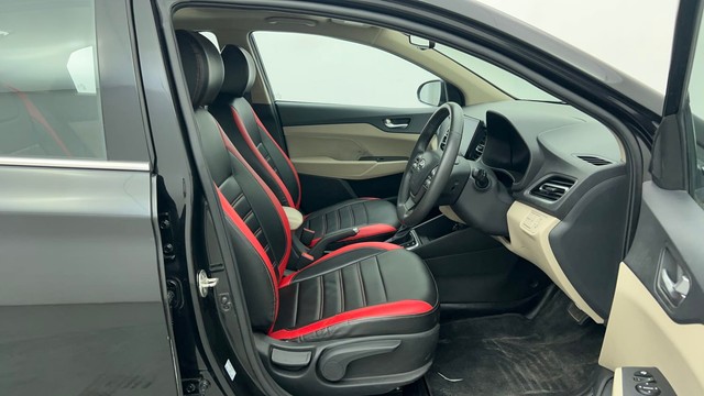 Second-hand 2022 Hyundai Verna SX AT Diesel for sale in Chennai-15