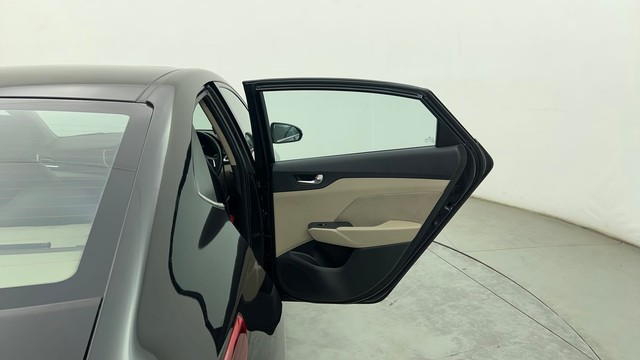 Second-hand 2022 Hyundai Verna SX AT Diesel for sale in Chennai-27