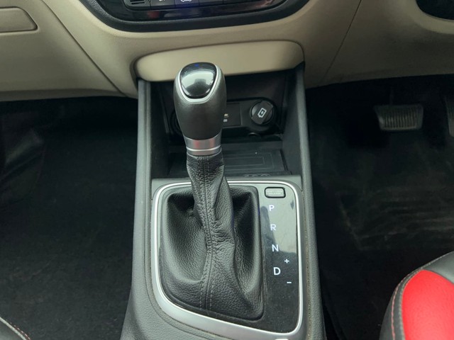 Second-hand 2022 Hyundai Verna SX AT Diesel for sale in Chennai-12