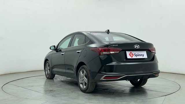 Second-hand 2022 Hyundai Verna SX AT Diesel for sale in Chennai-5