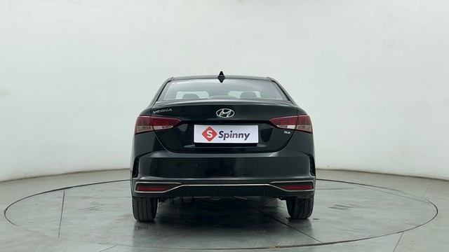 Second-hand 2022 Hyundai Verna SX AT Diesel for sale in Chennai-4