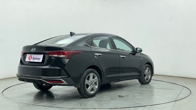 Second-hand 2022 Hyundai Verna SX AT Diesel for sale in Chennai-3