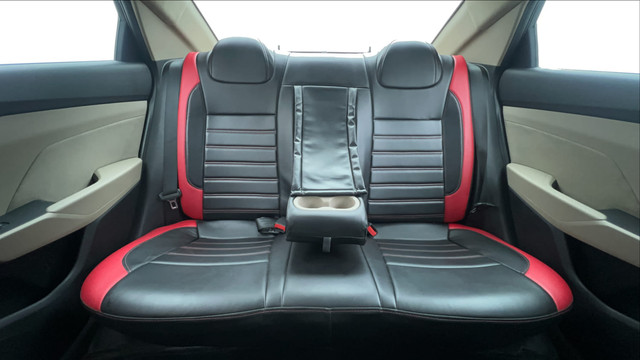 Second-hand 2022 Hyundai Verna SX AT Diesel for sale in Chennai-37