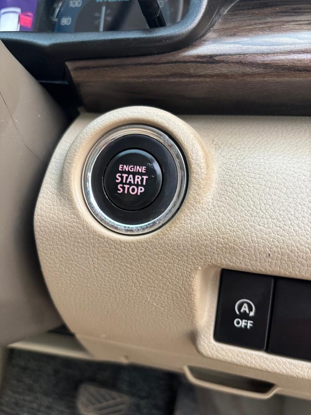 Second-hand 2021 Maruti Suzuki Ertiga ZXI AT for sale in Ahmedabad-18