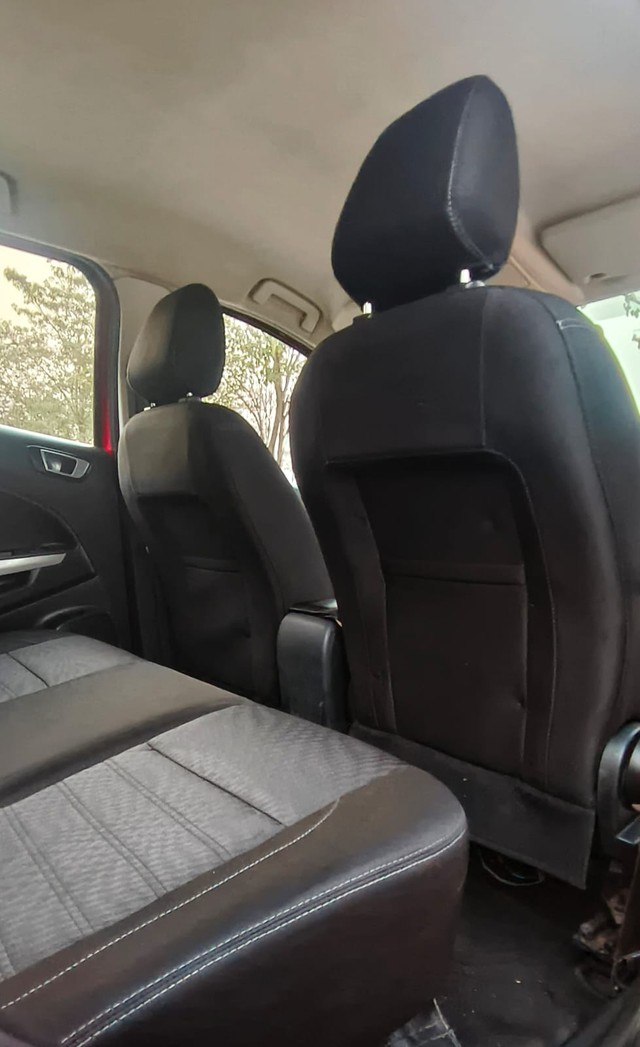 Second-hand 2017 Ford Ecosport 1.5 Diesel Titanium BSIV for sale in Surat-13