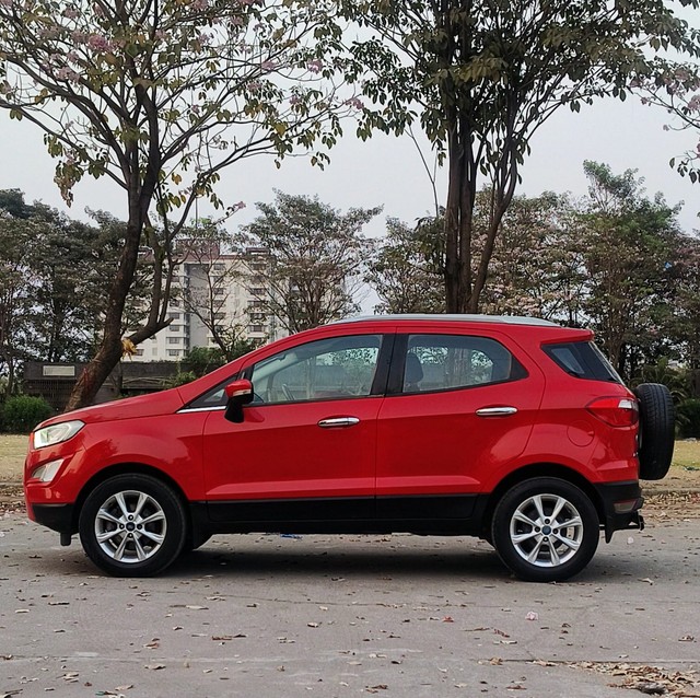 Second-hand 2017 Ford Ecosport 1.5 Diesel Titanium BSIV for sale in Surat-3