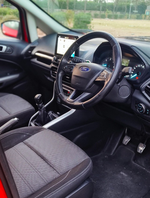 Second-hand 2017 Ford Ecosport 1.5 Diesel Titanium BSIV for sale in Surat-16