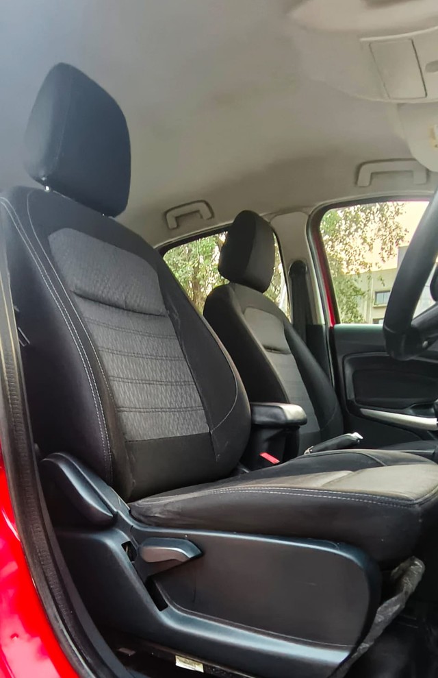 Second-hand 2017 Ford Ecosport 1.5 Diesel Titanium BSIV for sale in Surat-14