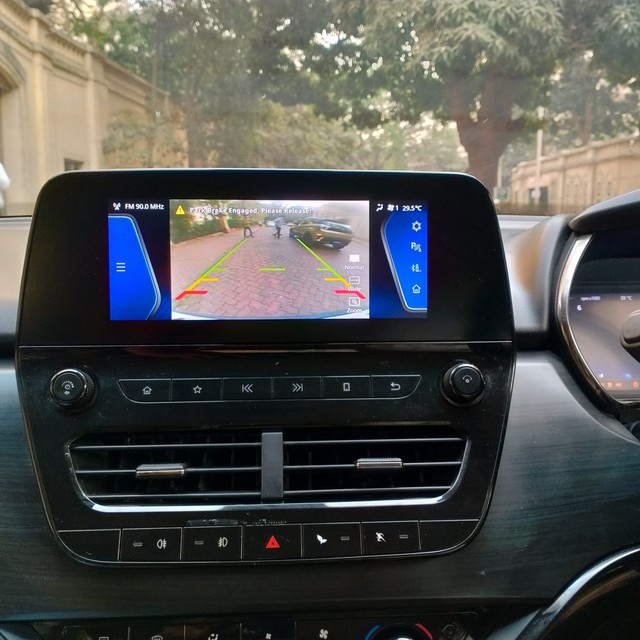 Second-hand 2021 Tata Safari XZA Plus AT BSVI for sale in Thane-9