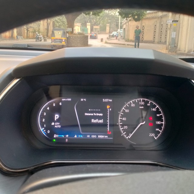 Second-hand 2021 Tata Safari XZA Plus AT BSVI for sale in Thane-5