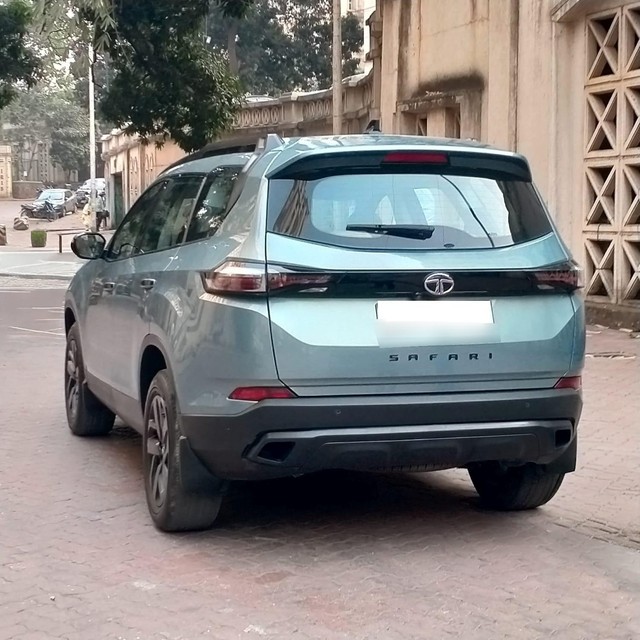 Second-hand 2021 Tata Safari XZA Plus AT BSVI for sale in Thane-11