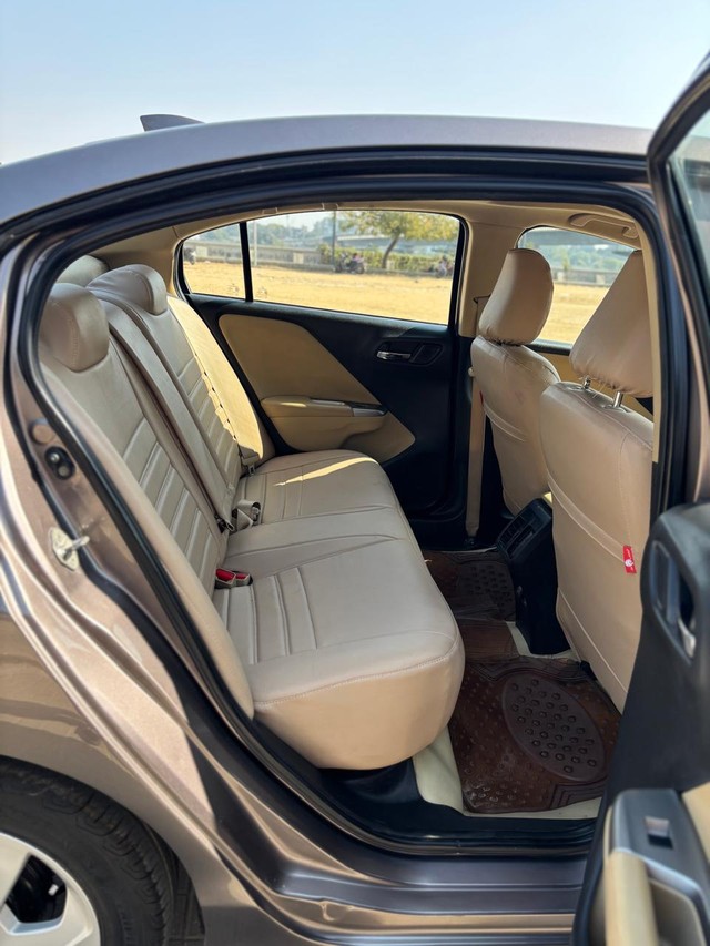 Honda City i VTEC CVT VX Second-hand 2015 Honda City i VTEC CVT VX for sale in Ahmedabad-3