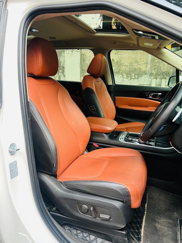 Second-hand 2025 Kia Carnival Limousine Plus for sale in Mumbai-16