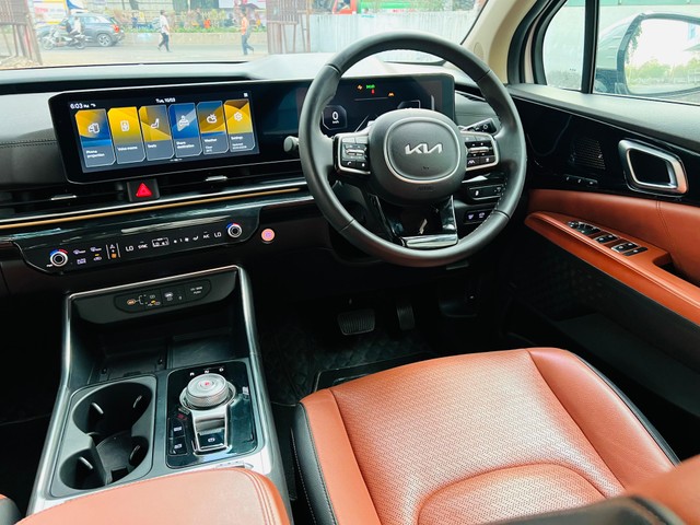 Second-hand 2025 Kia Carnival Limousine Plus for sale in Mumbai-14