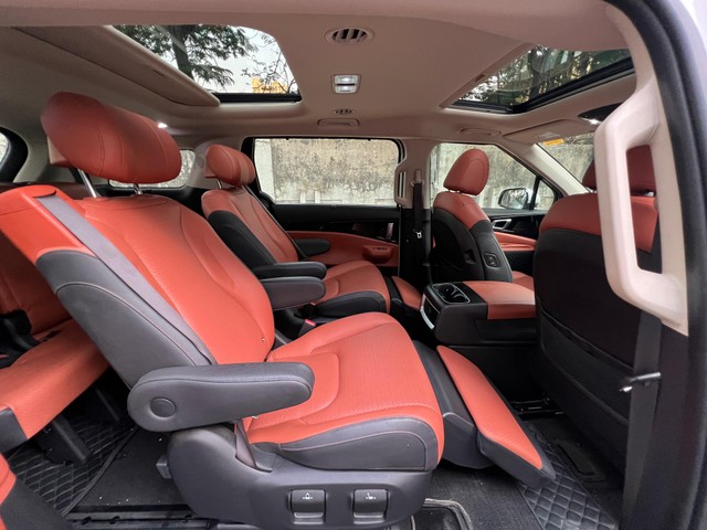 Second-hand 2025 Kia Carnival Limousine Plus for sale in Mumbai-17