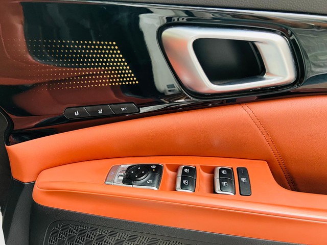 Second-hand 2025 Kia Carnival Limousine Plus for sale in Mumbai-8