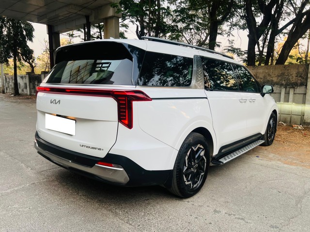 Second-hand 2025 Kia Carnival Limousine Plus for sale in Mumbai-10