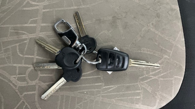 Second-hand 2016 Hyundai Grand i10 Sportz for sale in Noida-9