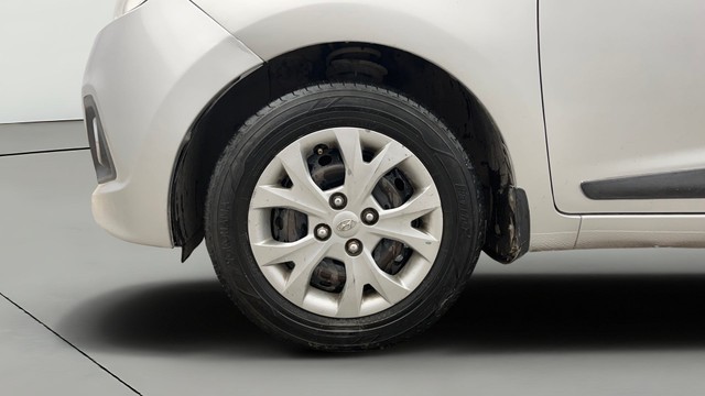 Second-hand 2016 Hyundai Grand i10 Sportz for sale in Noida-29