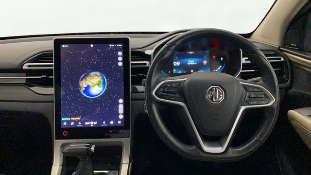 MG Hector Savvy Pro CVT 2023-2025 Second-hand 2023 MG Hector Savvy Pro CVT 2023-2025 for sale in Greater Noida-12