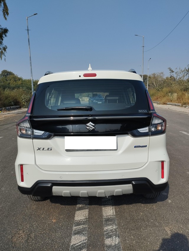 Second-hand 2024 Maruti Suzuki XL6 Alpha Plus AT for sale in New Delhi-2