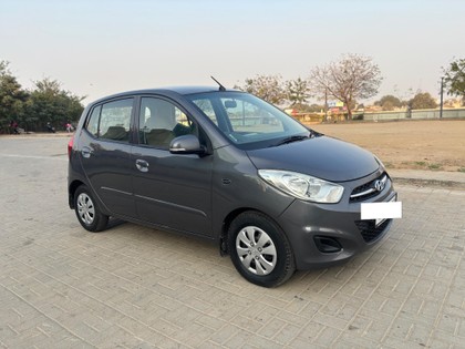 Hyundai i10 Sportz Second-hand 2011 Hyundai i10 Sportz for sale in Ahmedabad