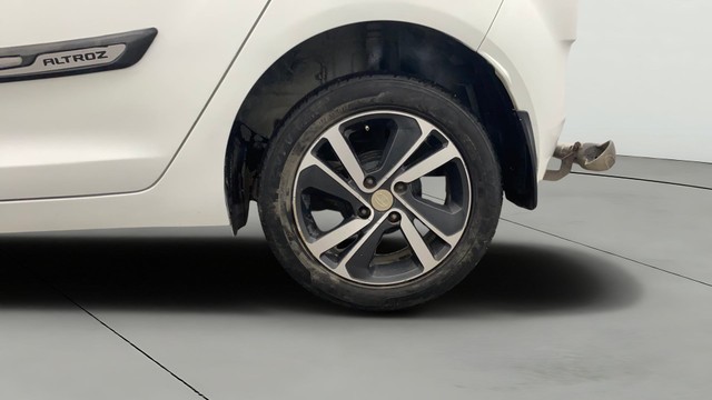 Second-hand 2021 Tata Altroz XZ Diesel BSVI for sale in Lucknow-27