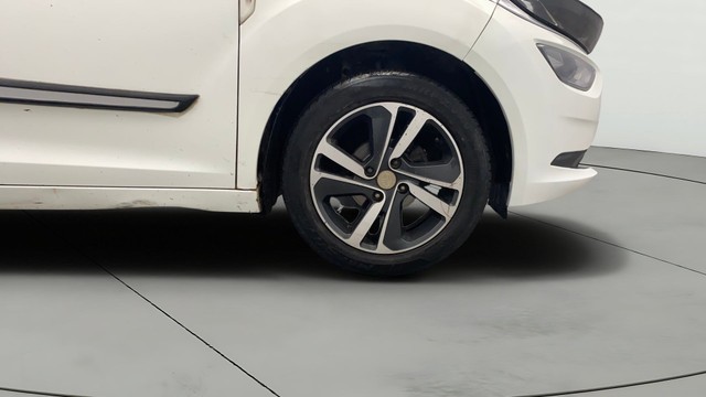 Second-hand 2021 Tata Altroz XZ Diesel BSVI for sale in Lucknow-24