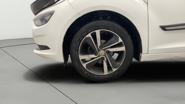 Second-hand 2021 Tata Altroz XZ Diesel BSVI for sale in Lucknow-26