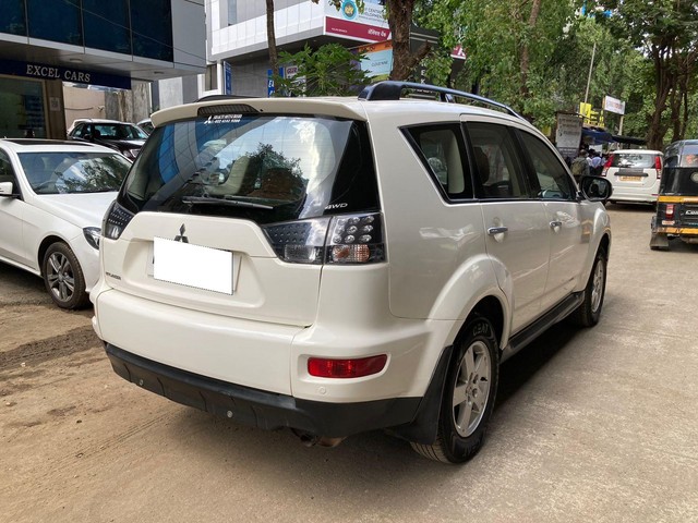Mitsubishi Outlander 2.4 Second-hand 2012 Mitsubishi Outlander 2.4 for sale in Mumbai-7