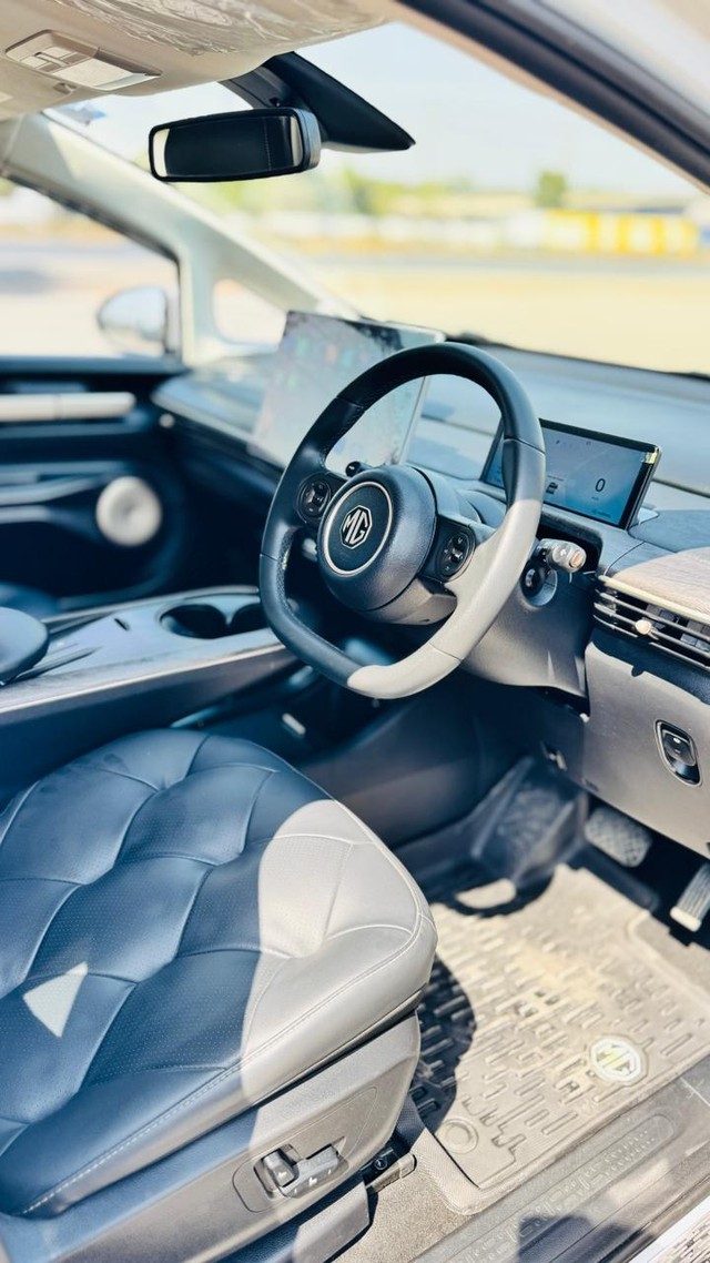 Second-hand 2024 MG Windsor EV Essence for sale in Surat-19