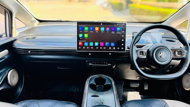 Second-hand 2024 MG Windsor EV Essence for sale in Surat-6