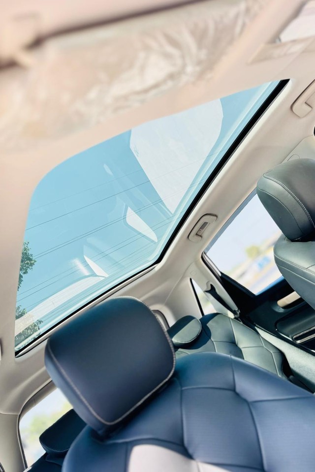 Second-hand 2024 MG Windsor EV Essence for sale in Surat-14