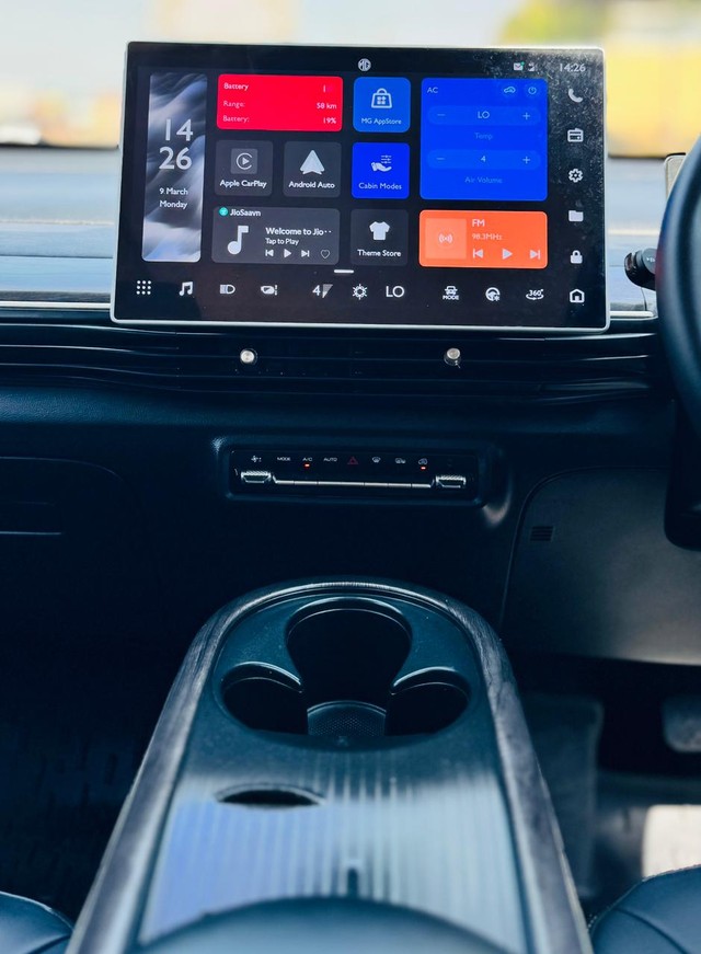 Second-hand 2024 MG Windsor EV Essence for sale in Surat-10