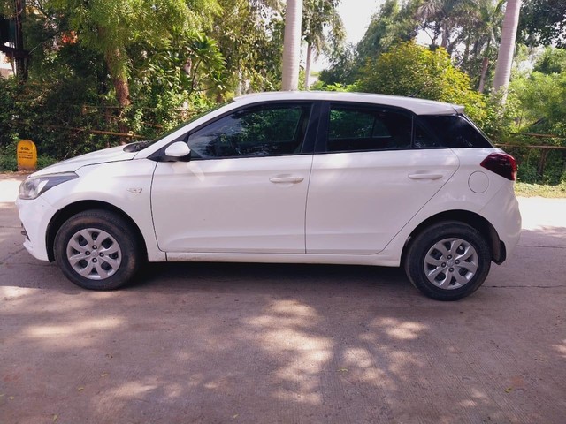 Second-hand 2019 Hyundai i20 Magna Plus Diesel for sale in Dewas-3
