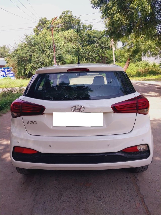 Second-hand 2019 Hyundai i20 Magna Plus Diesel for sale in Dewas-2