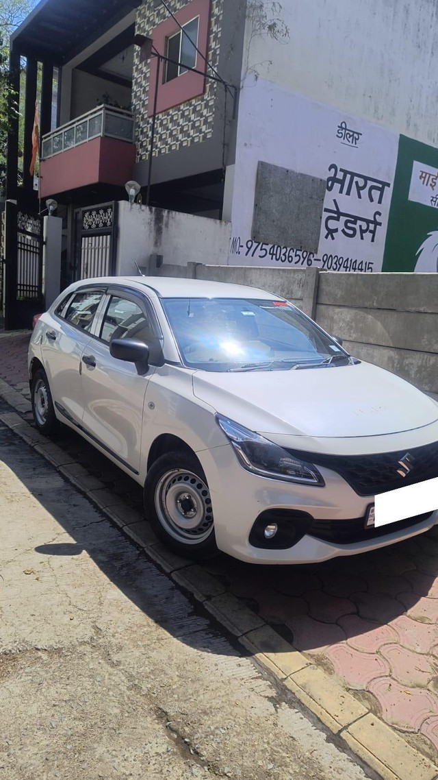 Second-hand 2024 Maruti Suzuki Baleno Sigma for sale in Indore-3