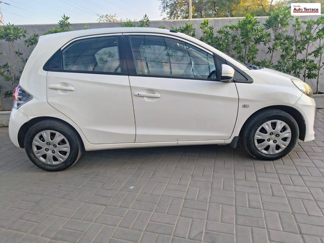 Second-hand 2015 Honda Brio S MT for sale in Ahmedabad-4