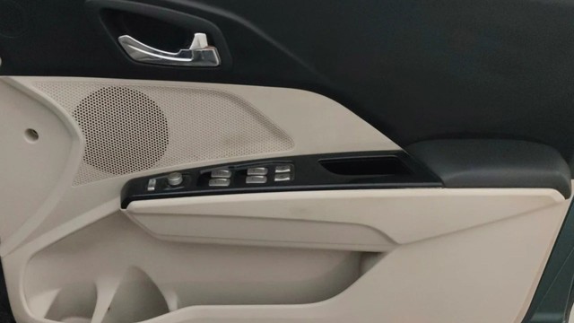 Second-hand 2021 Mahindra XUV300 W8 Diesel BSVI for sale in Pune-4