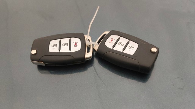 Second-hand 2021 Mahindra XUV300 W8 Diesel BSVI for sale in Pune-8