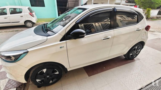 Tata Tiago EV XZ Plus Tech LUX LR - Photo 8