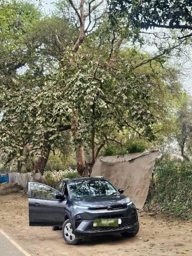 Second-hand 2025 Tata Nexon Smart Plus CNG for sale in Varanasi-4