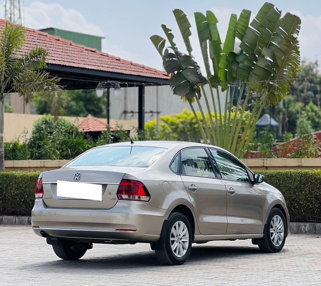Second-hand 2015 Volkswagen Vento 1.5 TDI Comfortline AT for sale in Surat-8